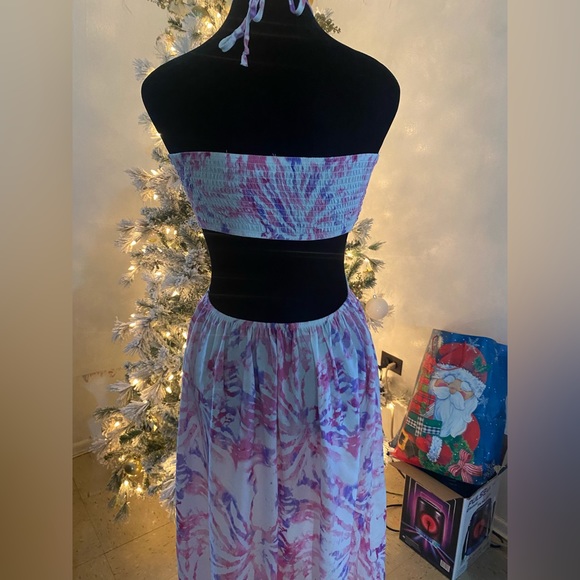 Almost Famous-Juniors Ruched Halter Cutout Maxi Dress-NWOT! - Picture 4 of 5